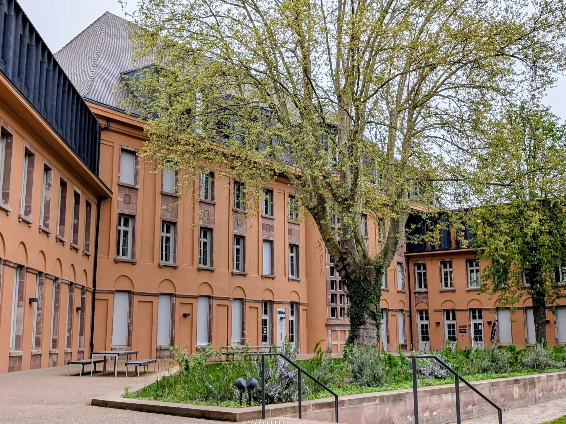 Bâtiment eXplora à Strasbourg, qui accueille notamment la biotech AdipoPharma, engagée dans le développement de nouvelles thérapies contre le diabète de type 2.