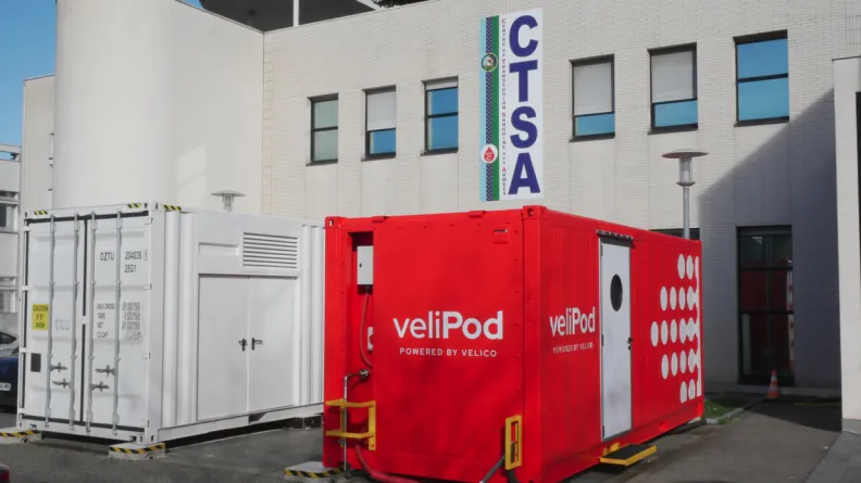 Le premier prototype VeliPod est actuellement à l'essai pour pouvoir produire du plasma lyophilisé rapidement et de manière mobile.(Crédit : BCI-SSA)