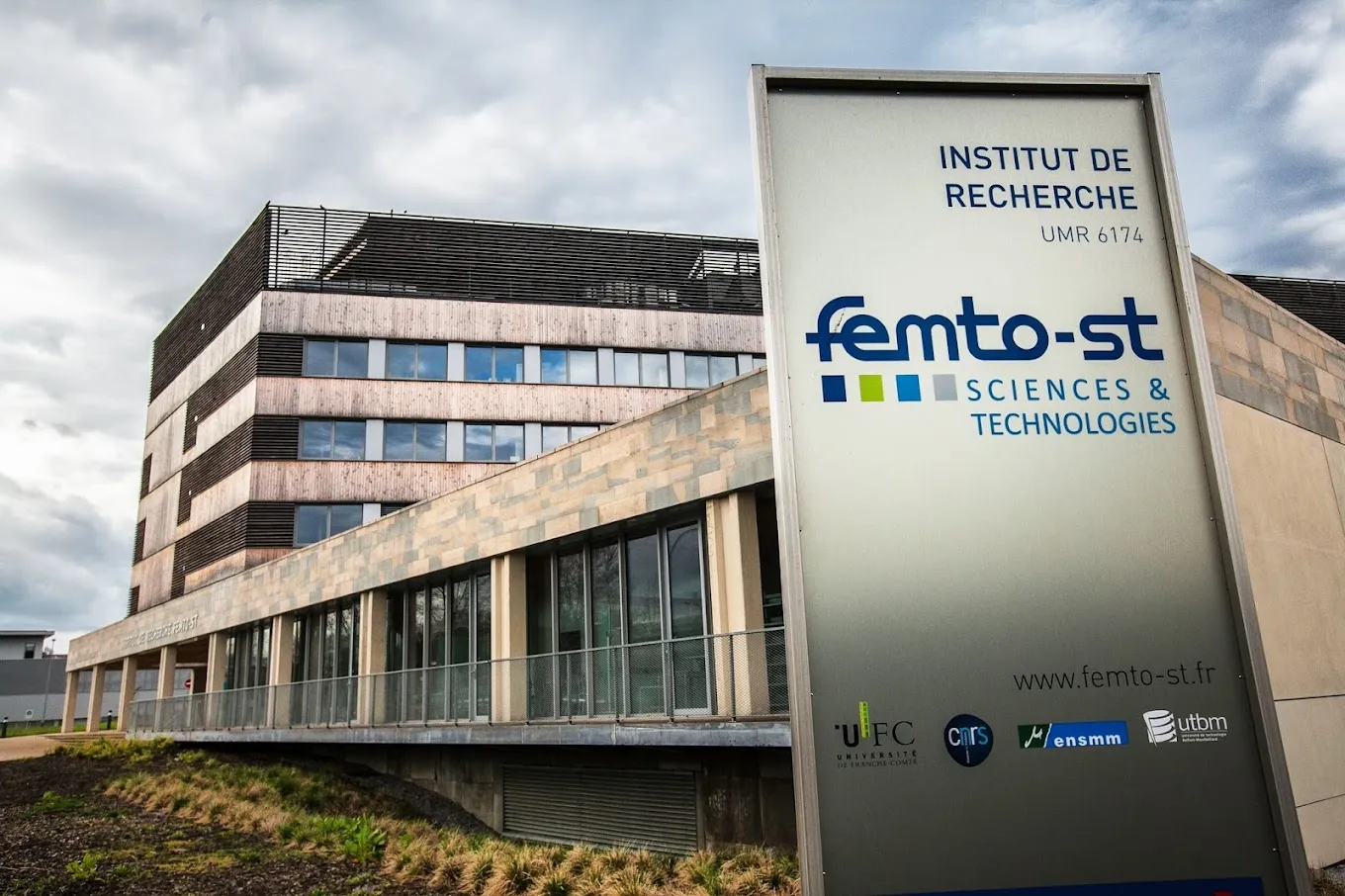 À FEMTO-ST, une bactérie devient une usine à biomédicaments pour développer les thérapies innovantes de demain.