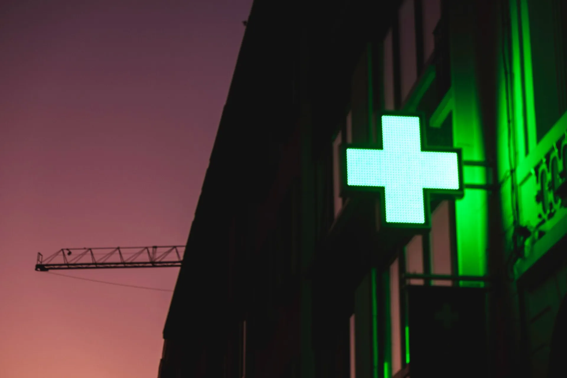Newpharma lance Pharma Consult, une téléconsultation pharmaceutique gratuite pour un accès rapide aux conseils de santé en ligne.