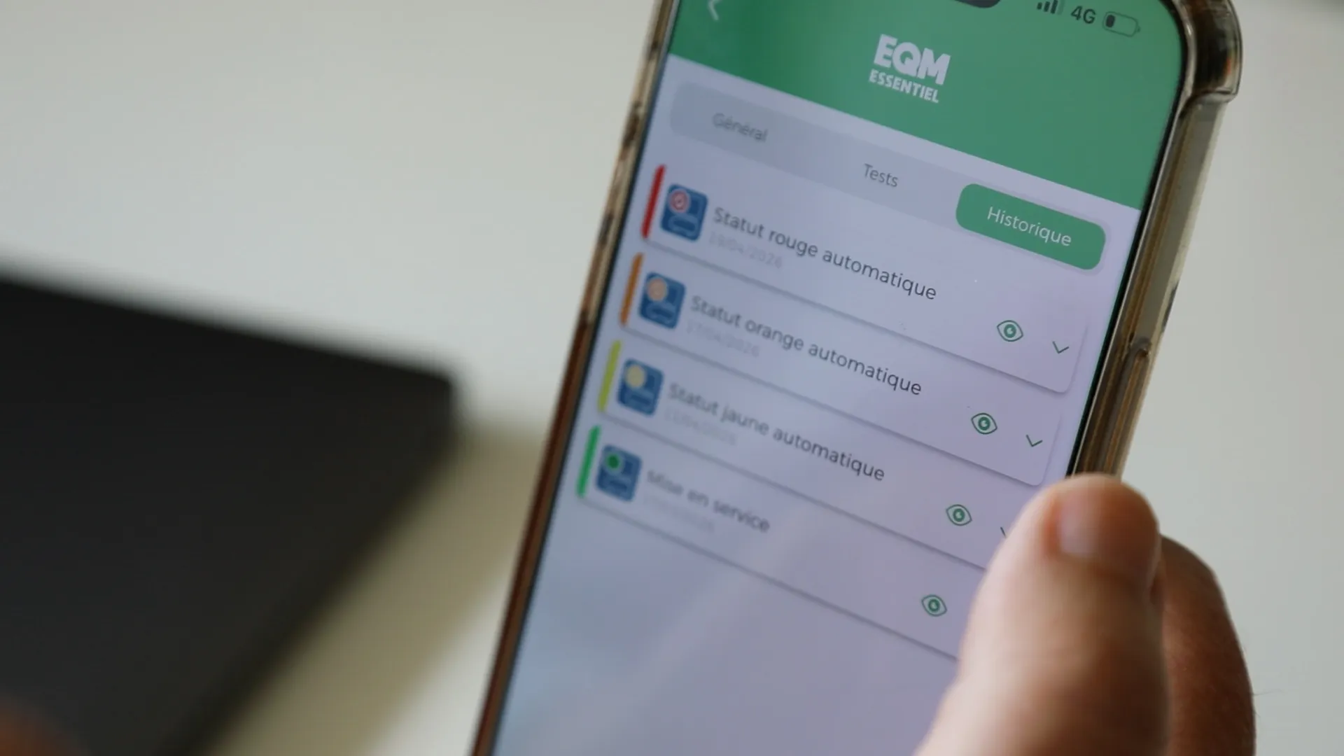 Inoky digitalise les laboratoires avec des outils de traçabilité en temps réel pour simplifier conformité et audits, comme son application mobile EQM Essentiel.